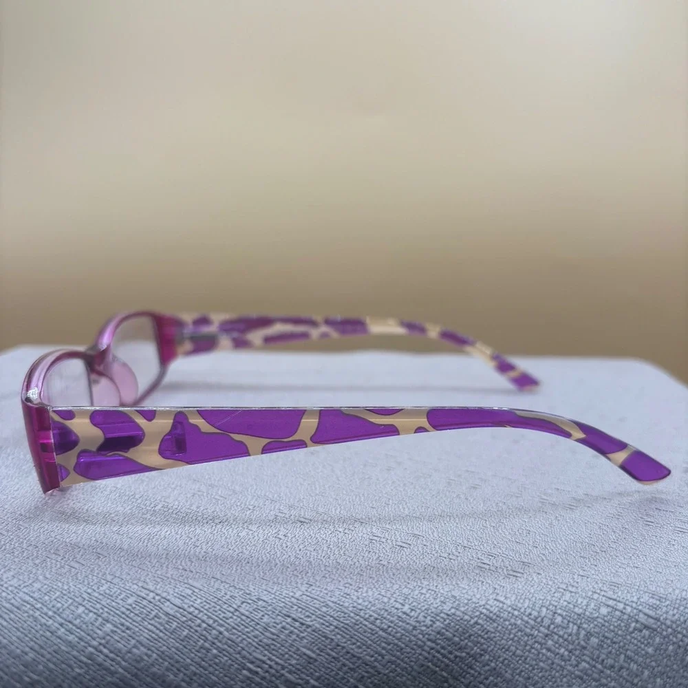 Magnivision Reading Glasses Womens +2.00 Purple Giraffe Print Excellent Y2K Chic